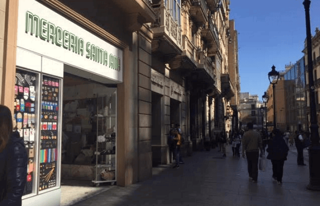 Nuevo yacimiento para la moda en Barcelona: la histórica Mercería Santa Ana deja Portal de l’Àngel